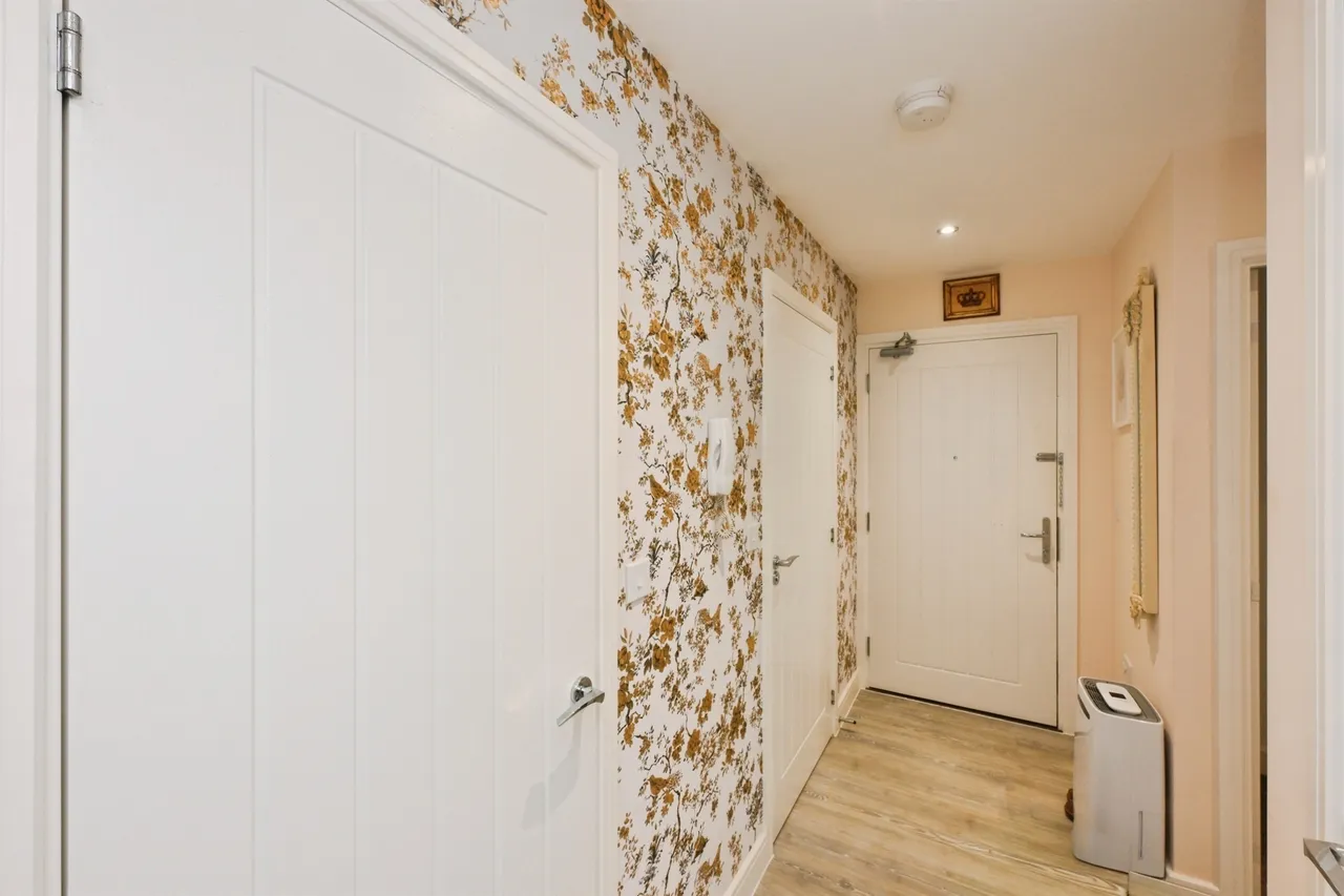 Moye Close, Hoddesdon, EN11, photo 15