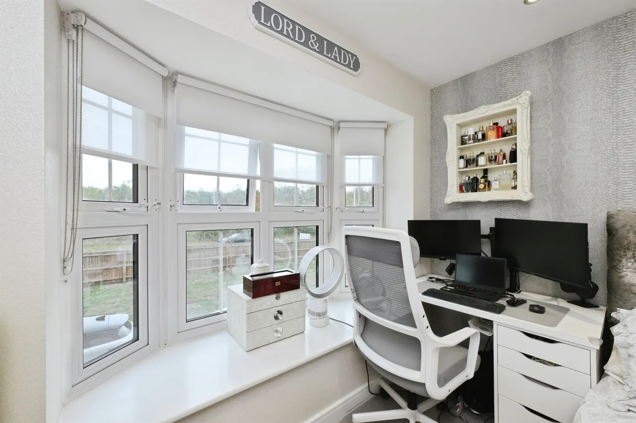 Moye Close, Hoddesdon, EN11, photo 12