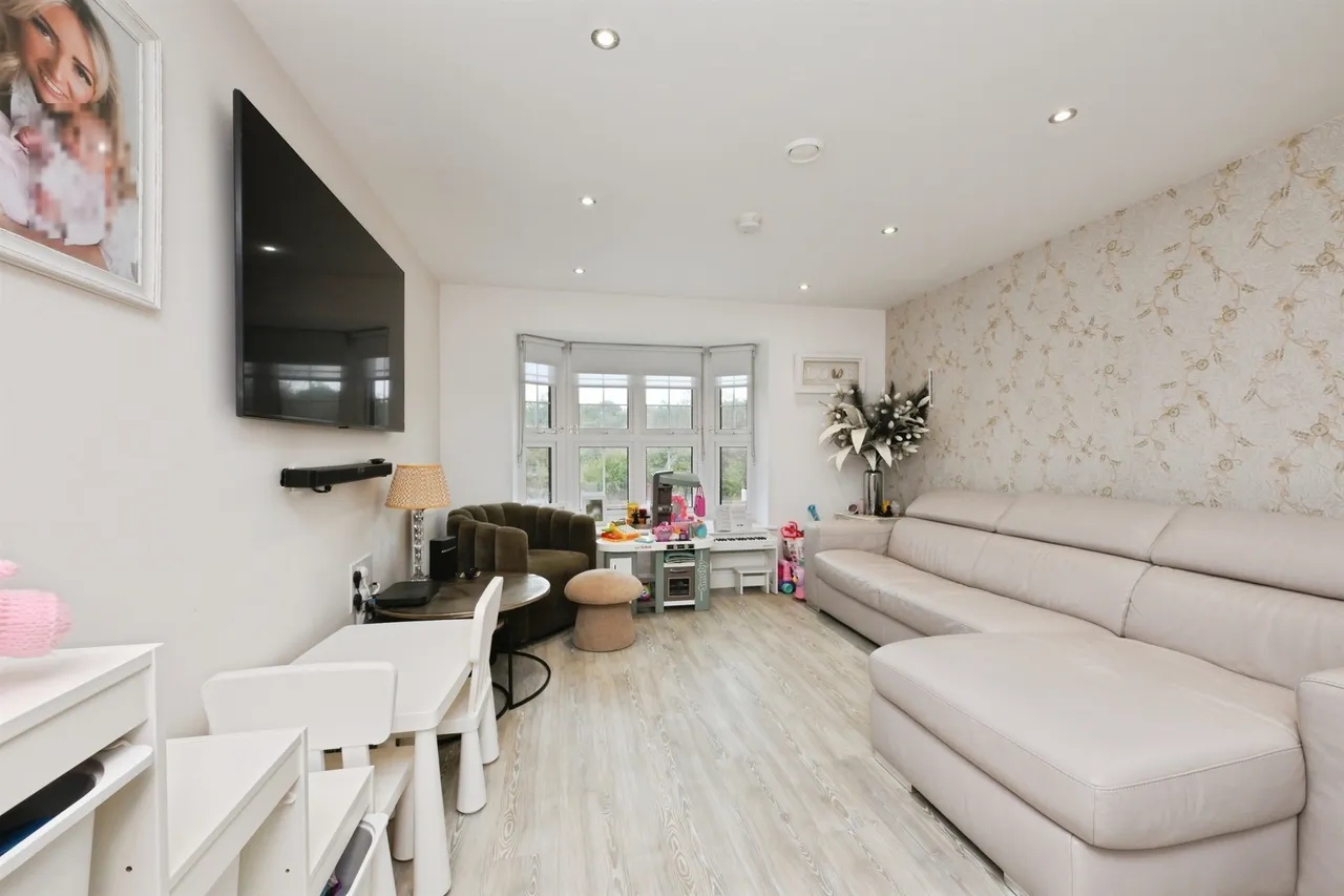 Moye Close, Hoddesdon, EN11, photo 2