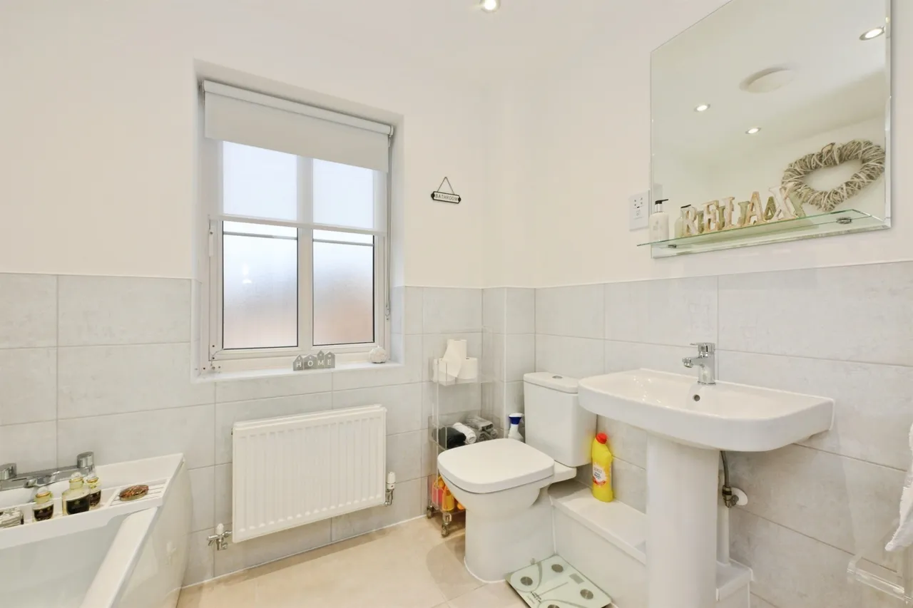 Moye Close, Hoddesdon, EN11, photo 13