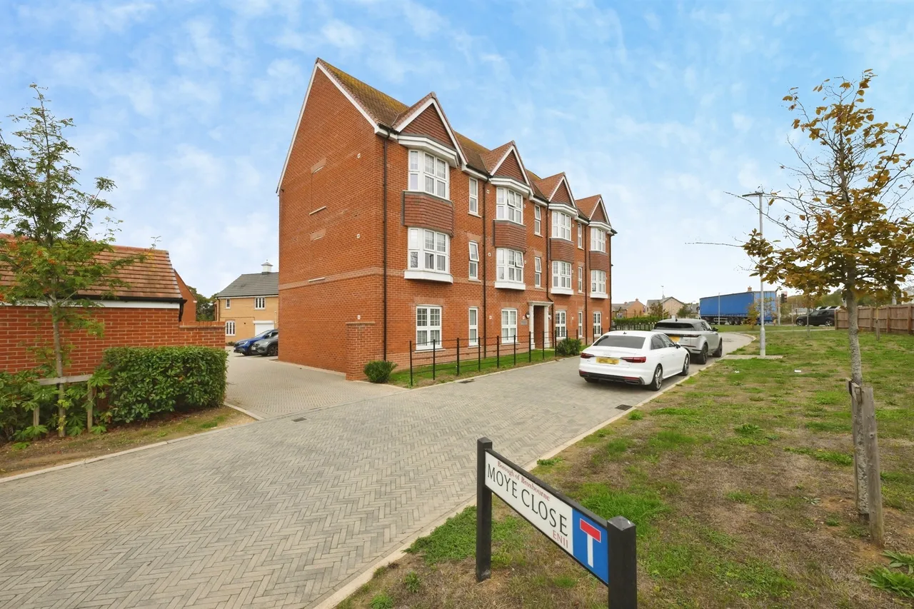 Moye Close, Hoddesdon, EN11, photo 17