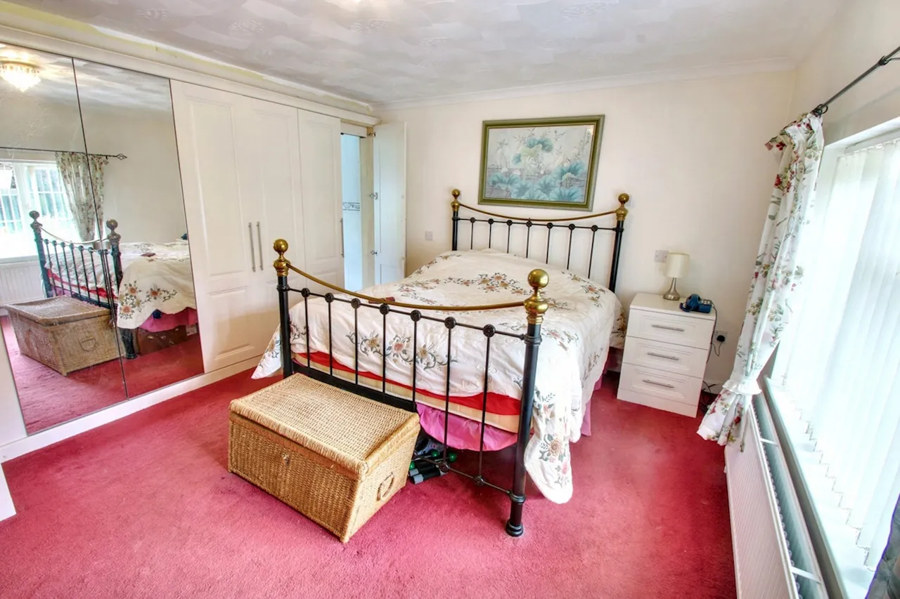 Raglan, Usk, NP15, photo 14