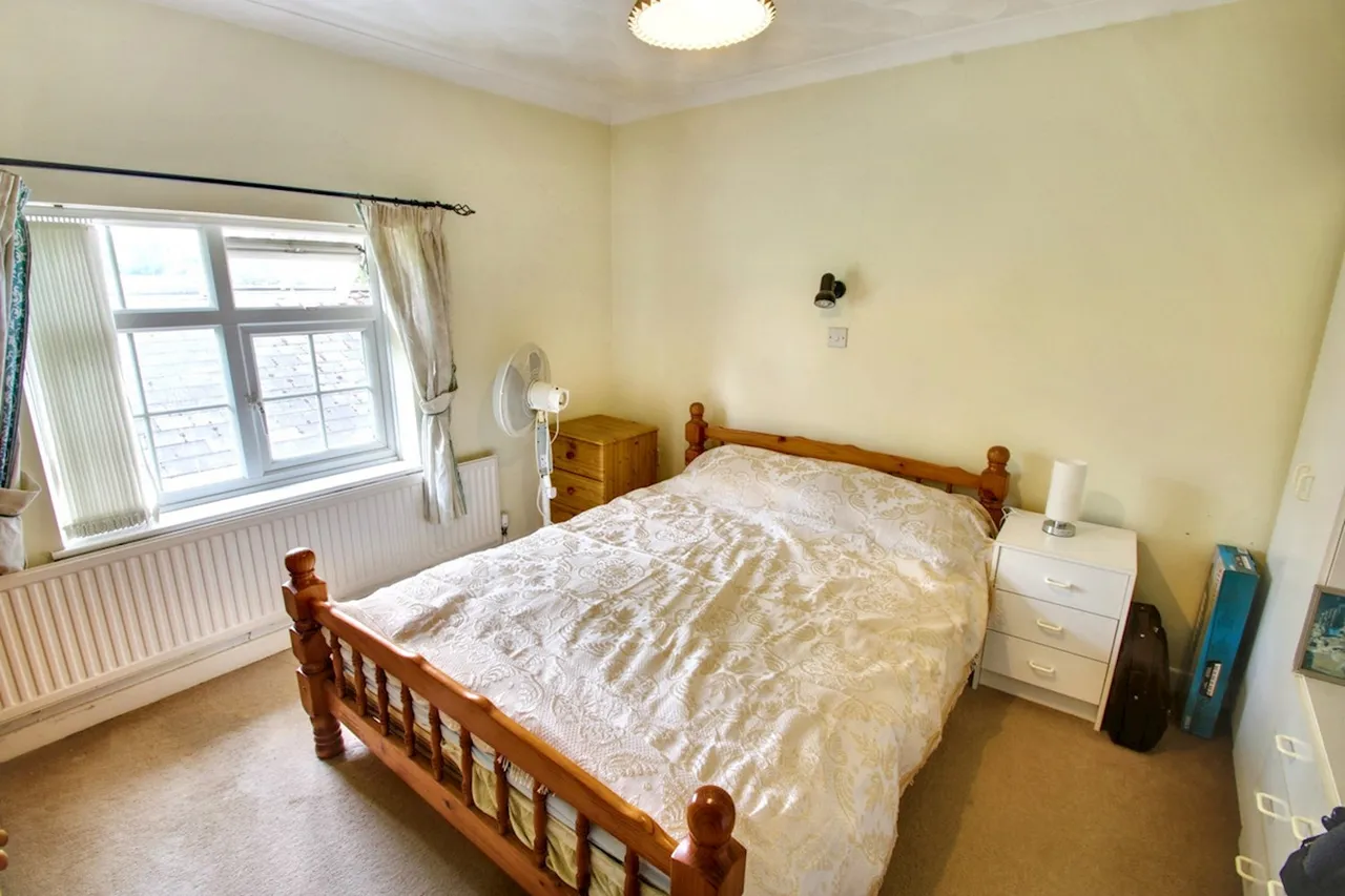 Raglan, Usk, NP15, photo 12