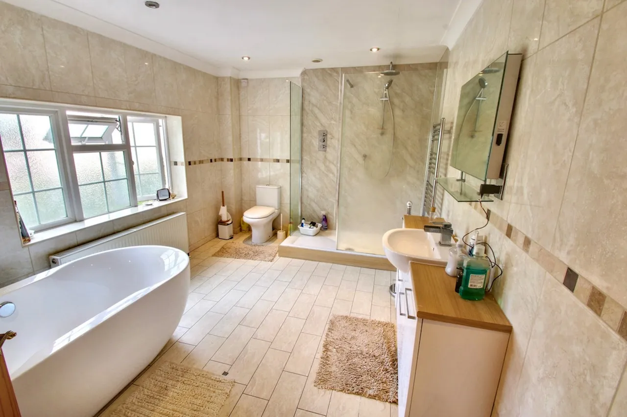 Raglan, Usk, NP15, photo 13