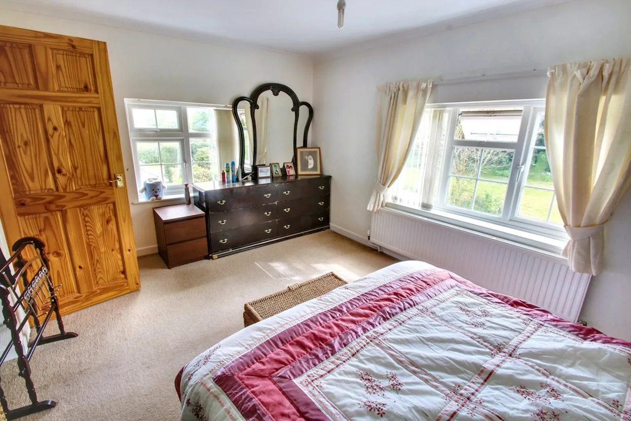 Raglan, Usk, NP15, photo 11