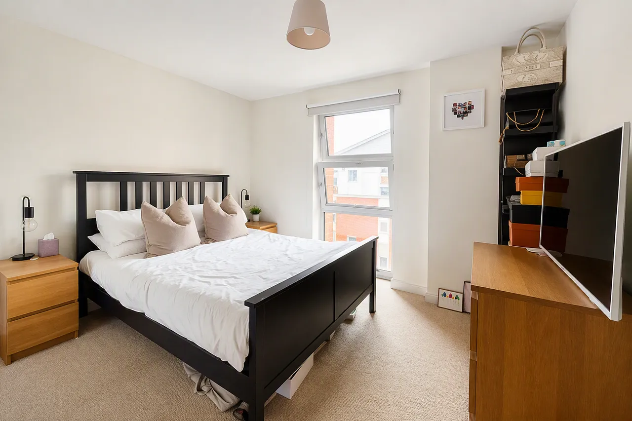 Jubilee Court, South Woodford, E18, photo 6