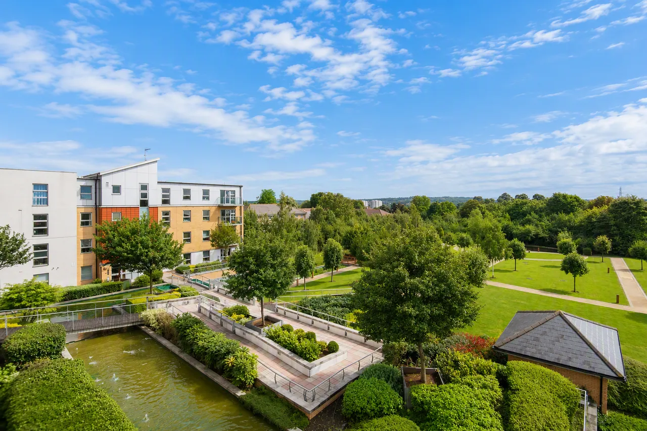Jubilee Court, South Woodford, E18, photo 16