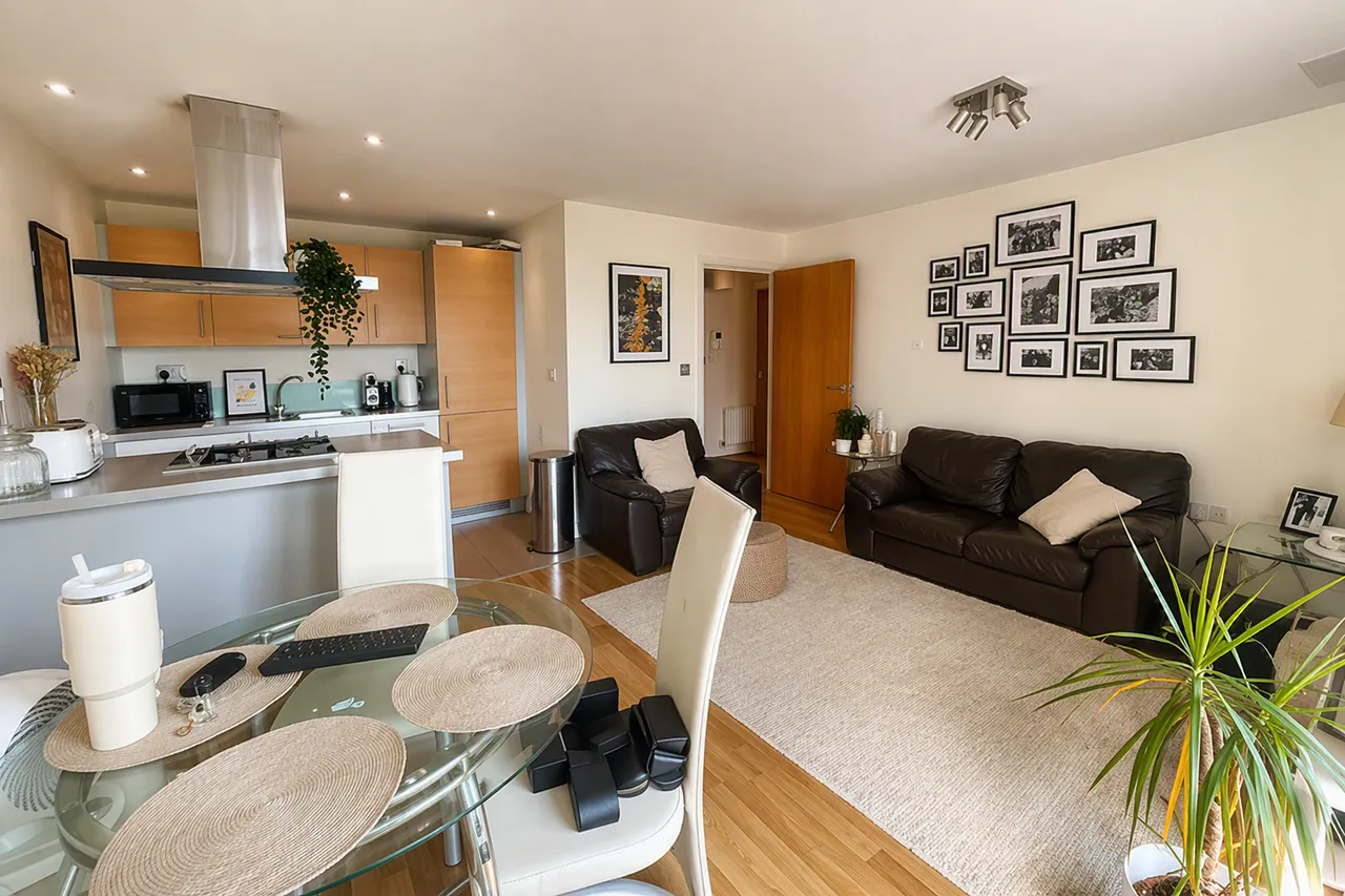 Jubilee Court, South Woodford, E18, photo 10