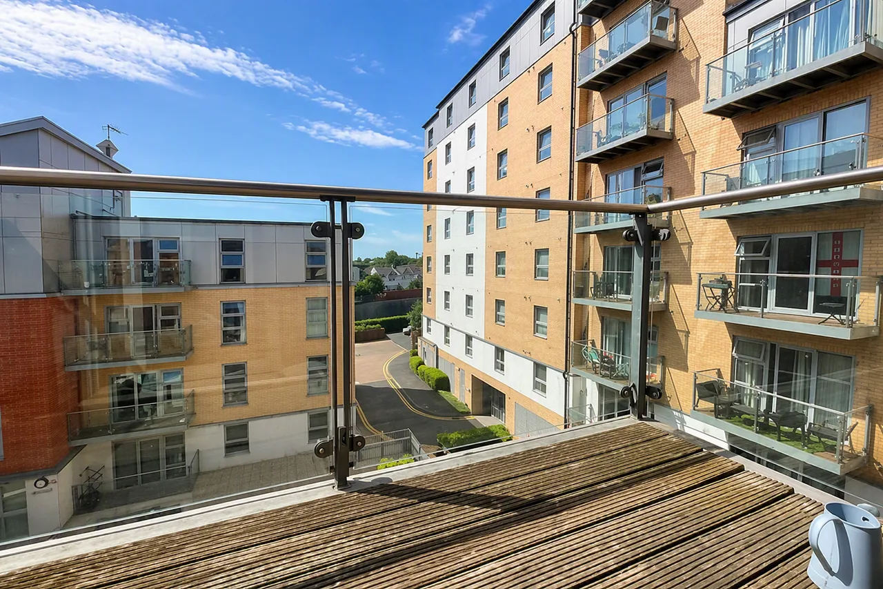 Jubilee Court, South Woodford, E18, photo 13