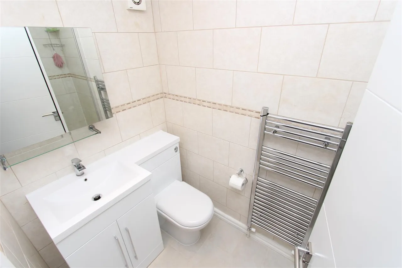 Orchard Close, Denham, Uxbridge, Buckinghamshire, UB9 4BB, photo 14