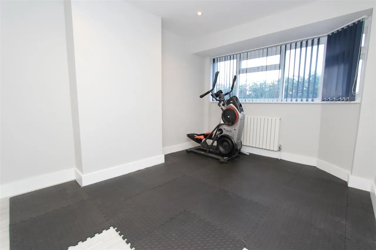 Orchard Close, Denham, Uxbridge, Buckinghamshire, UB9 4BB, photo 10