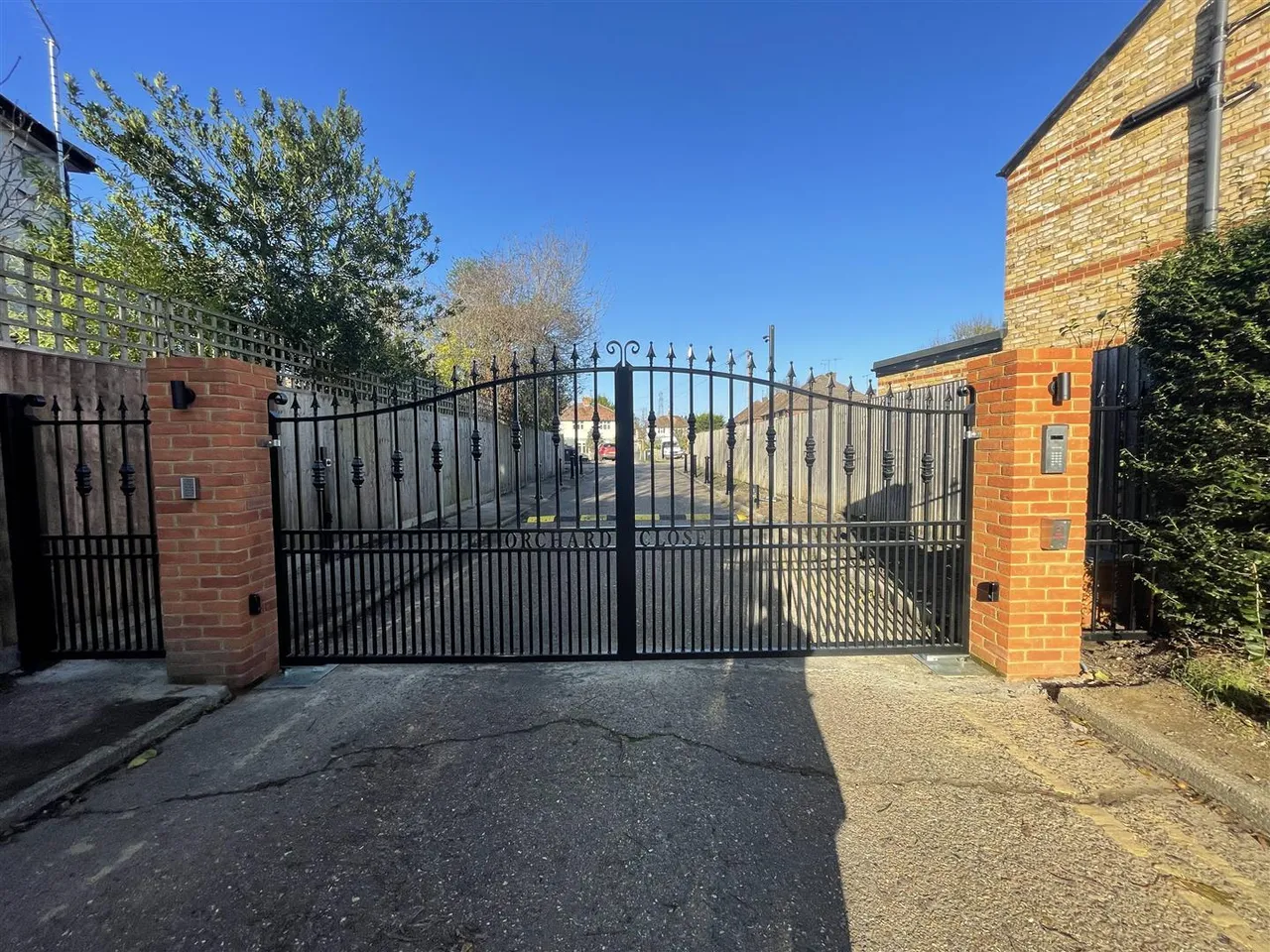 Orchard Close, Denham, Uxbridge, Buckinghamshire, UB9 4BB, photo 22