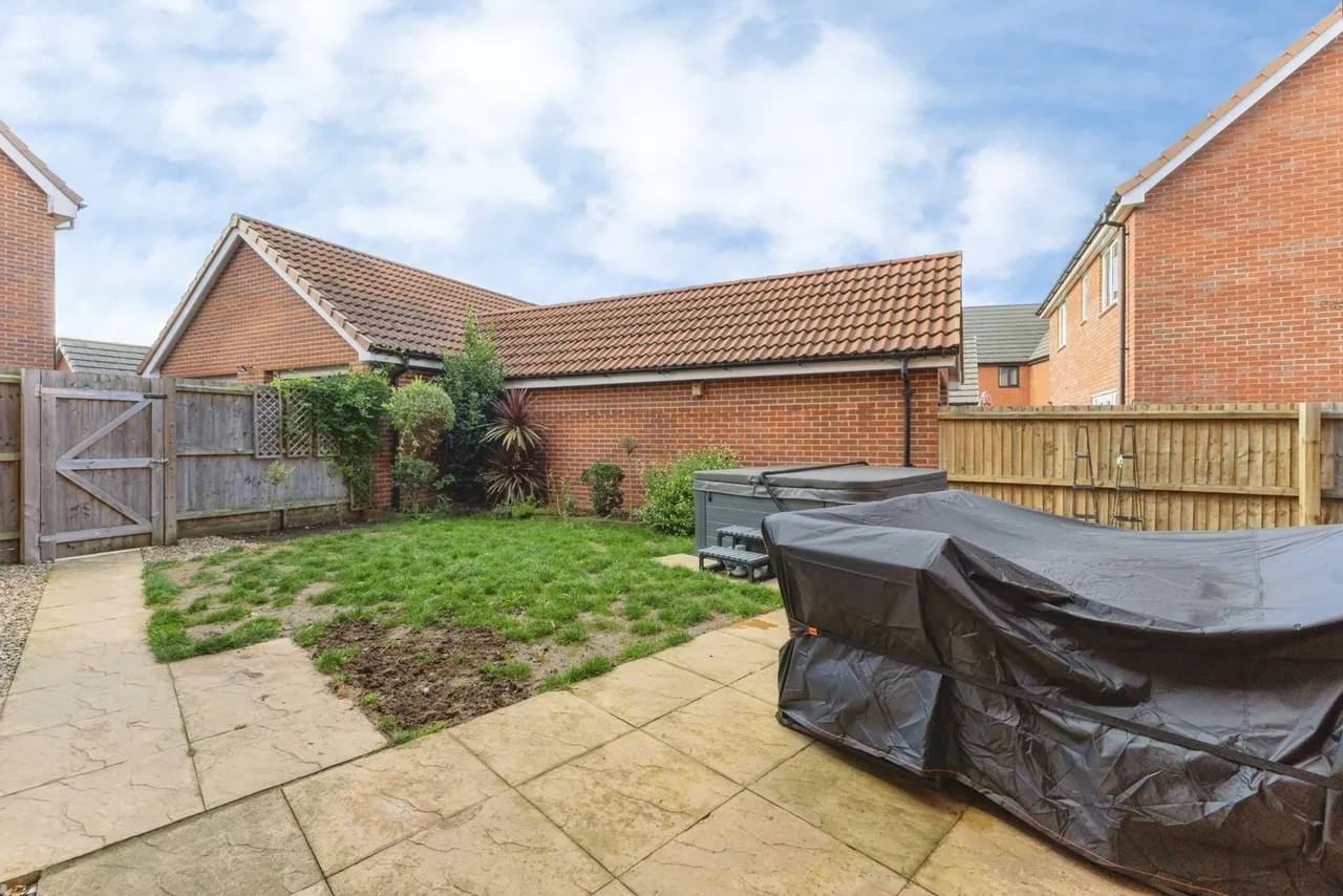 Aspen Drive, Wymondham, NR18, photo 21