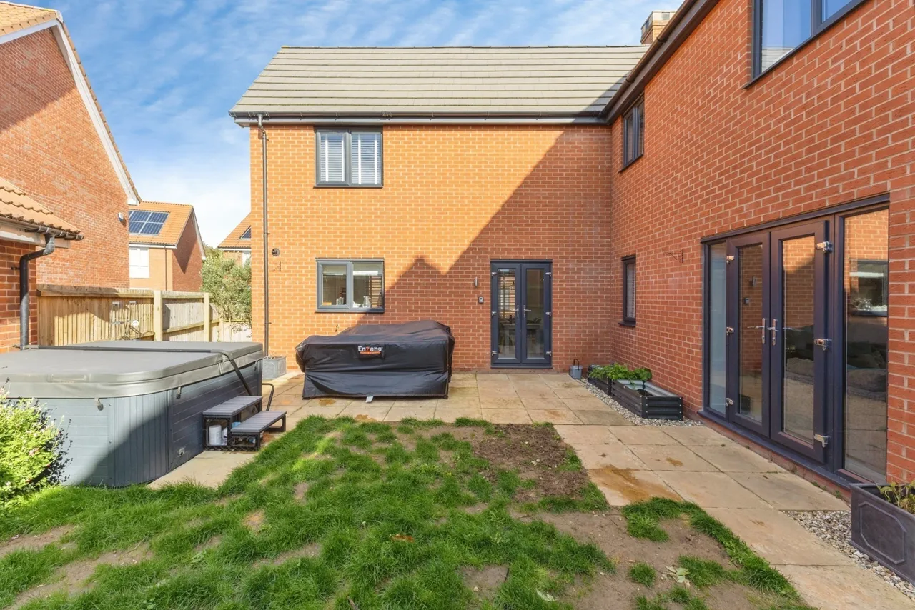 Aspen Drive, Wymondham, NR18, photo 23