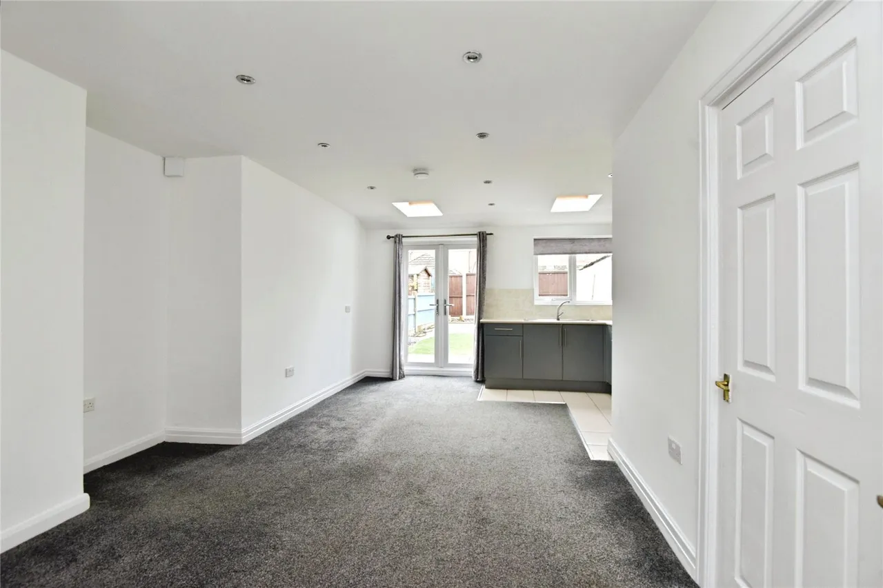 Somerville Avenue, Newcastle, Staffordshire, ST5, photo 4