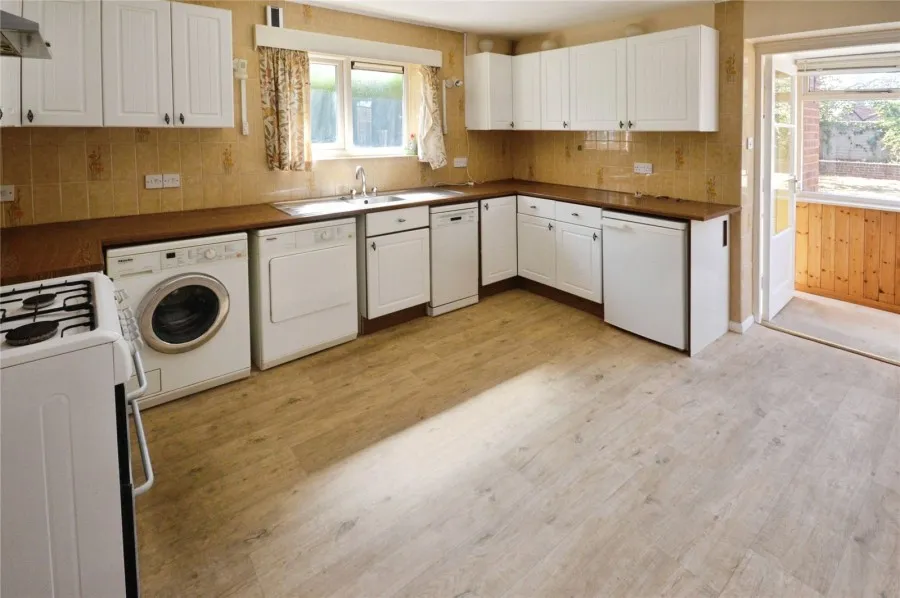 Bungalow Under Offer with 2 bedrooms in Bishop's Stortford, CM23, photo 5