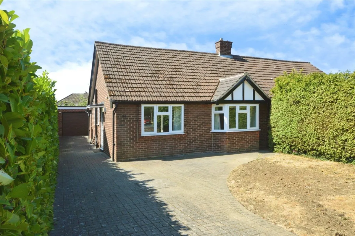 2 bed house for sale, Bungalow Under Offer with 2 bedrooms in Bishop's Stortford, CM23