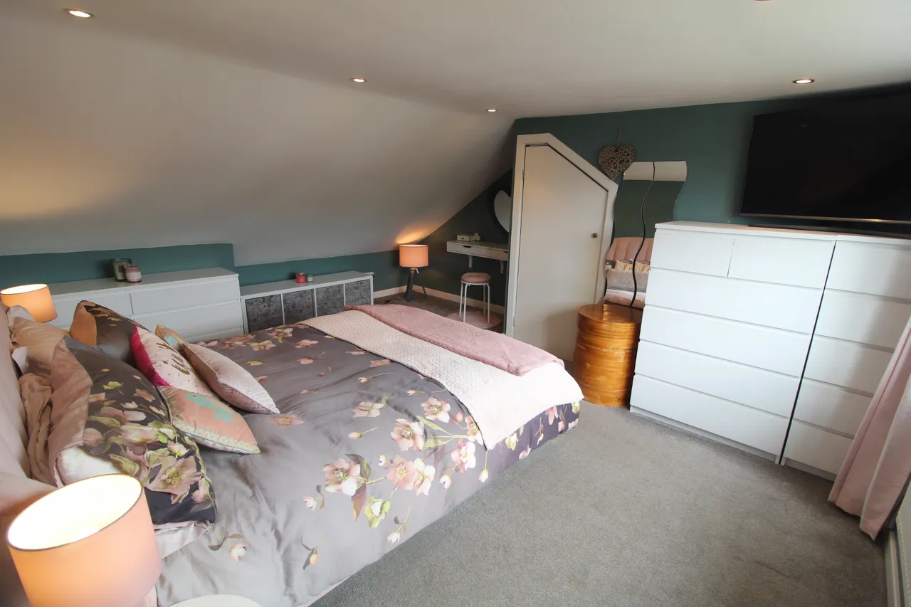 Stockport Road, Marple, SK6, photo 7