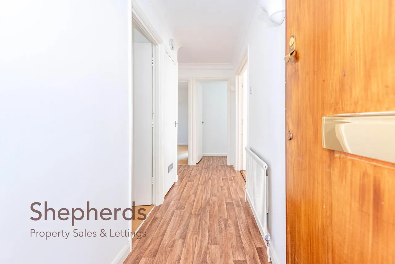 Eversley Lodge, Park View, EN11, photo 2