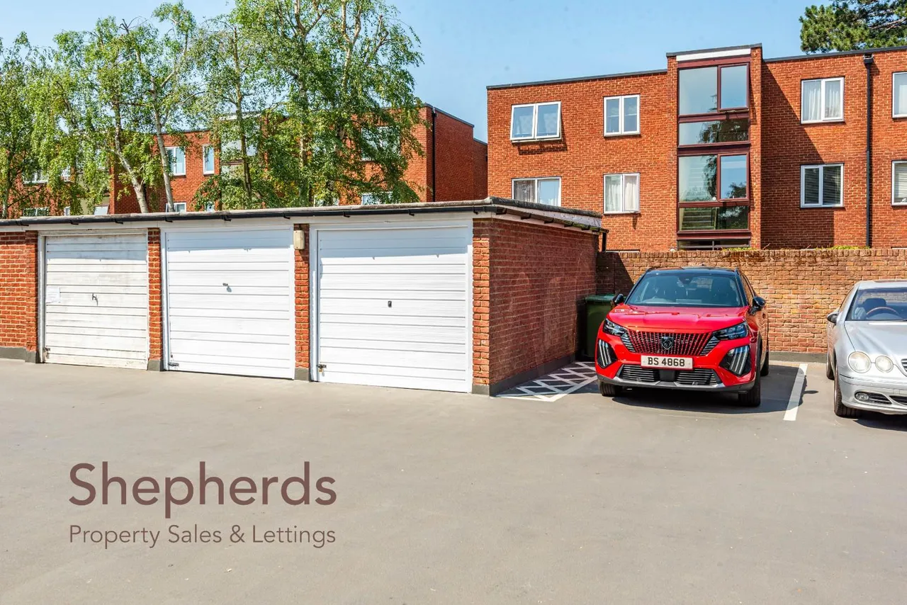 Eversley Lodge, Park View, EN11, photo 16