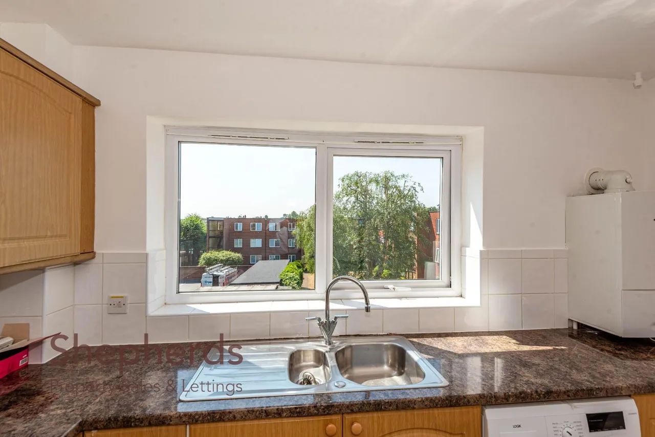 Eversley Lodge, Park View, EN11, photo 7