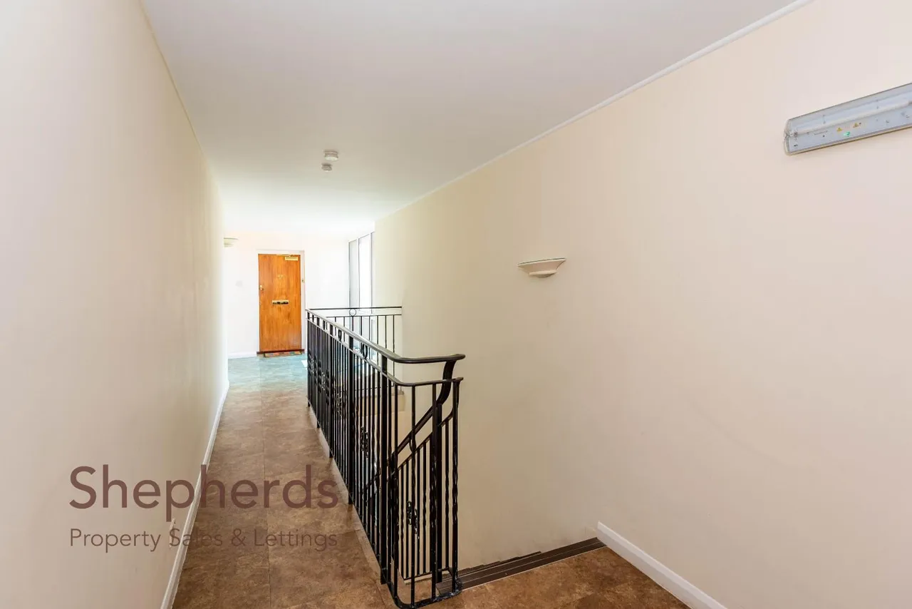 Eversley Lodge, Park View, EN11, photo 14