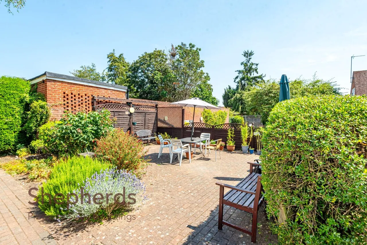 Eversley Lodge, Park View, EN11, photo 15