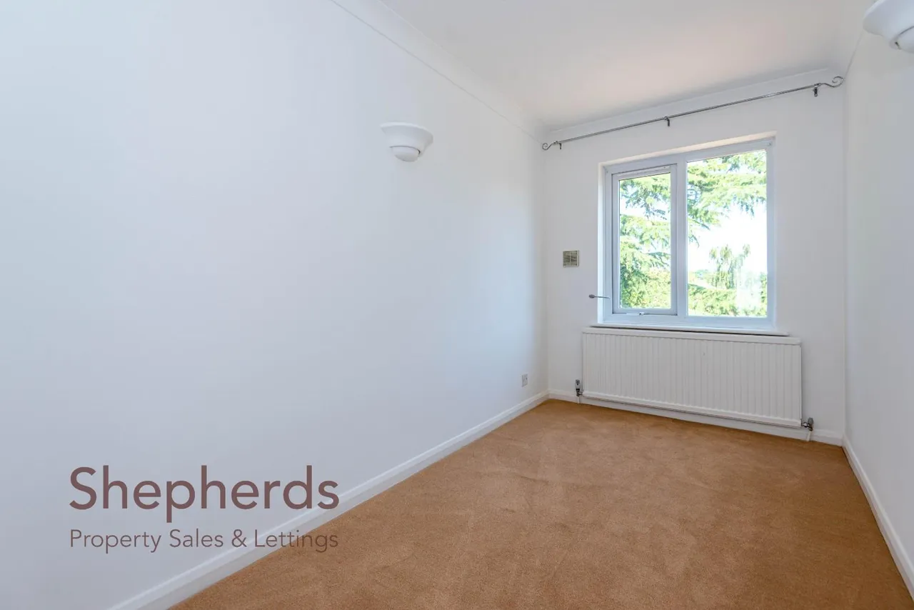 Eversley Lodge, Park View, EN11, photo 11