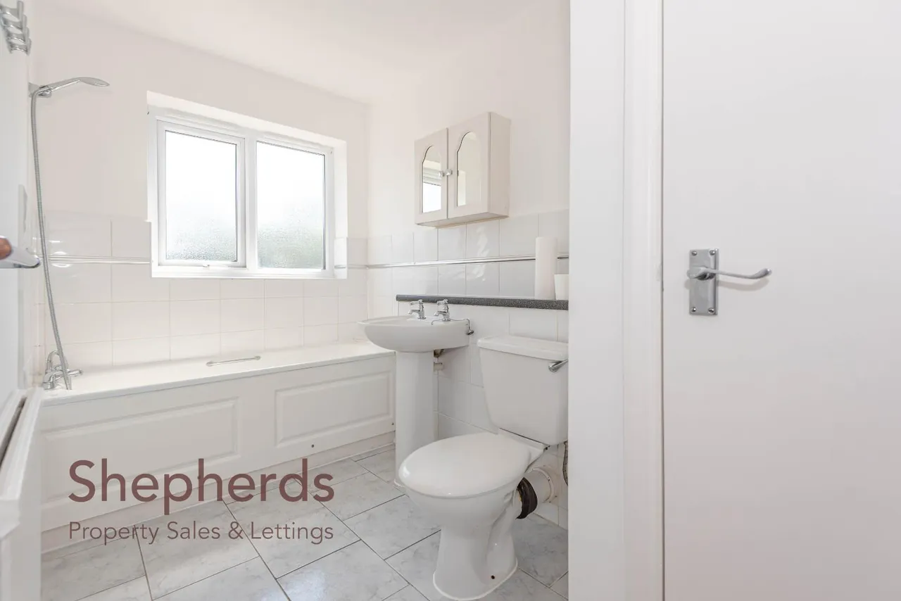 Eversley Lodge, Park View, EN11, photo 12