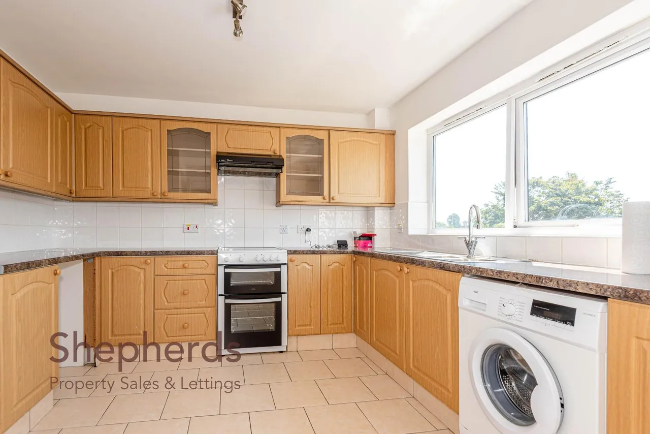 Eversley Lodge, Park View, EN11, photo 6