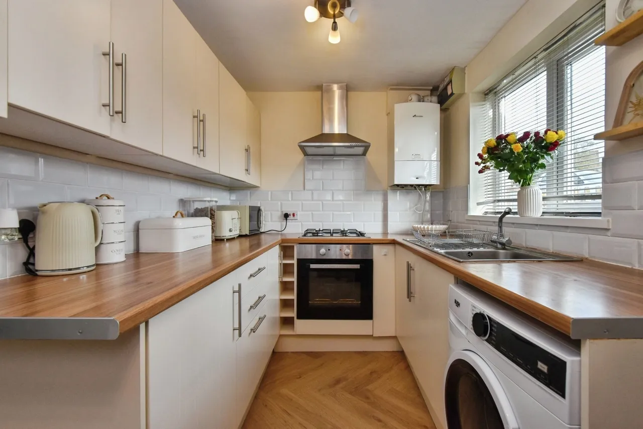Bronwydd, Birchgrove, SA7, photo 4