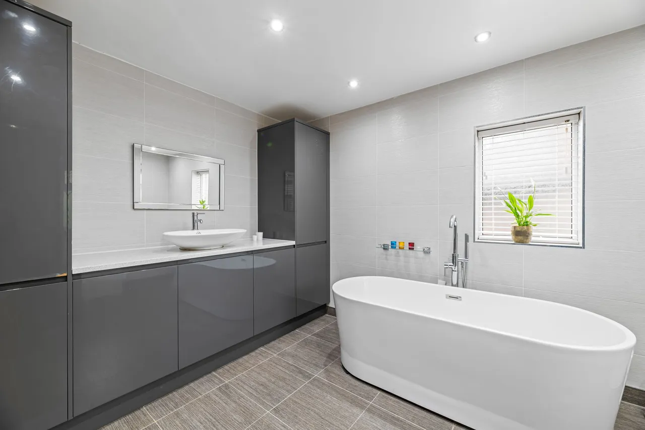 Orchard Close, Frodsham, photo 22
