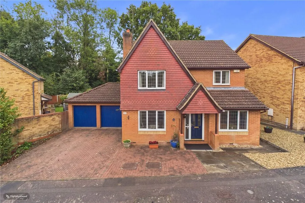 4 bed house for sale, Woodland Walk, Northampton, NN3