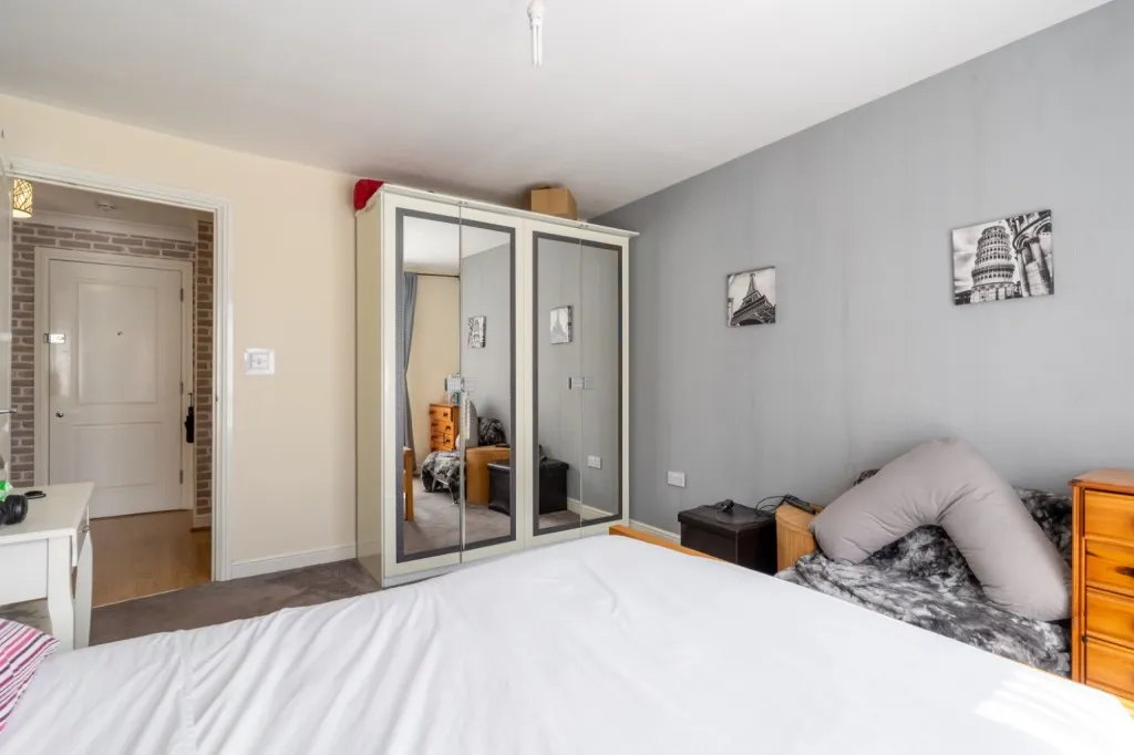 Admirals Way, Gravesend, DA12, photo 6