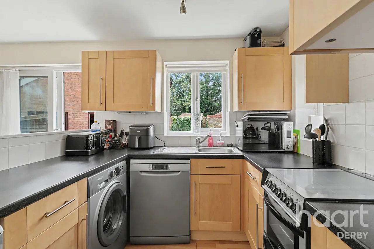 Longstock Close, Oakwood, DE21, photo 5