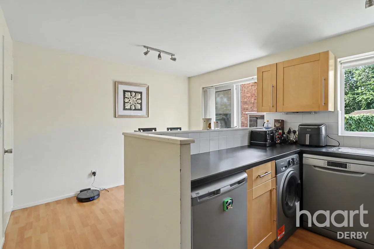 Longstock Close, Oakwood, DE21, photo 6