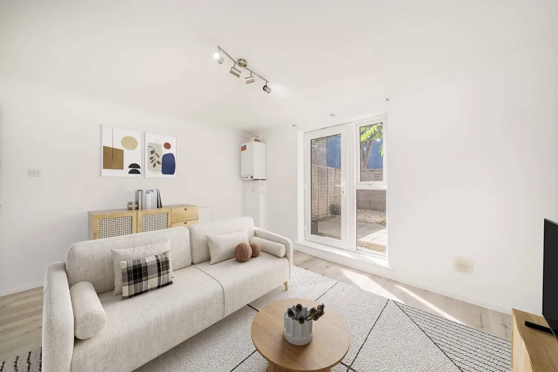 flat for sale, London Road, KT2