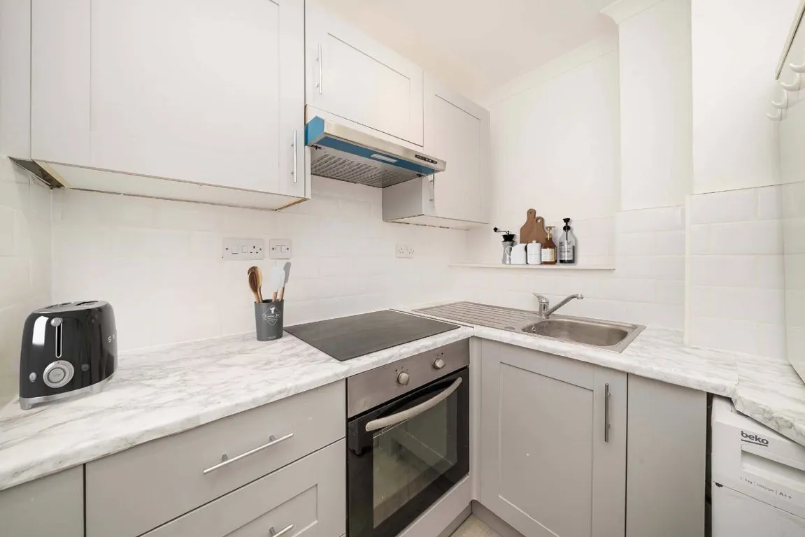 London Road, KT2, photo 2