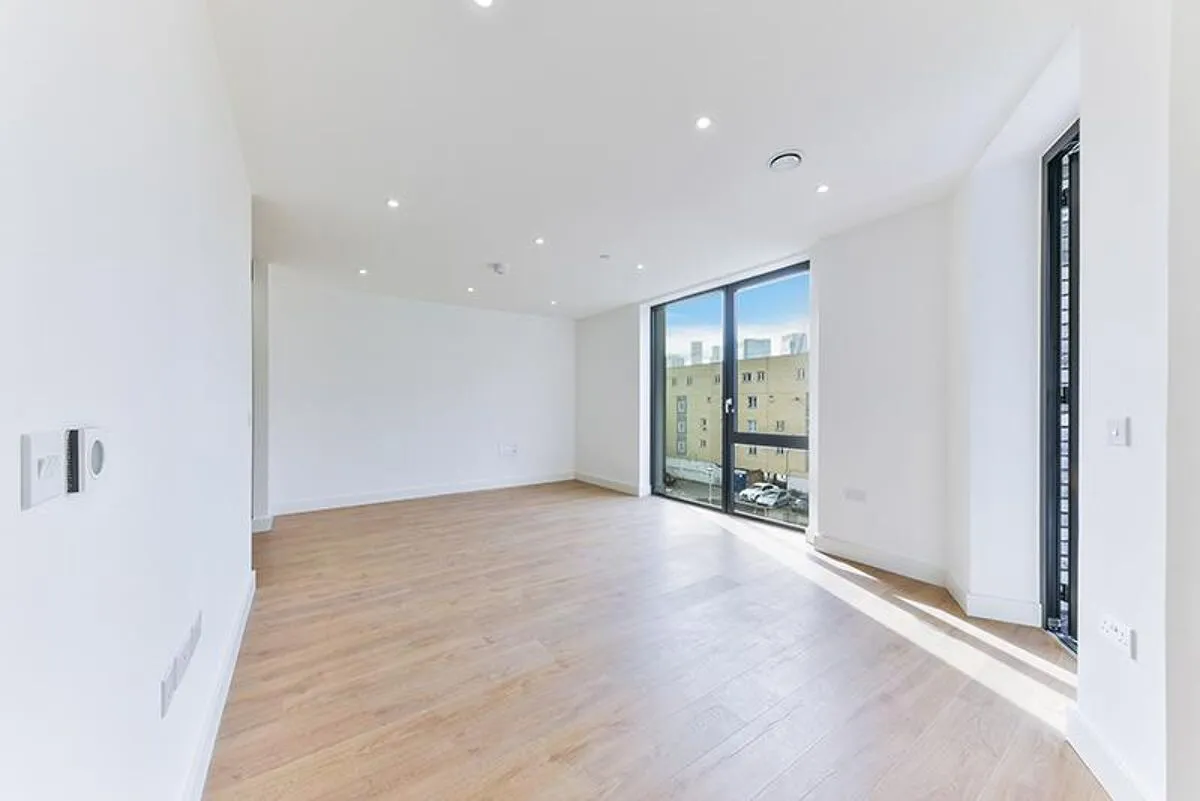 Aberfeldy Square, London, E14, photo 11
