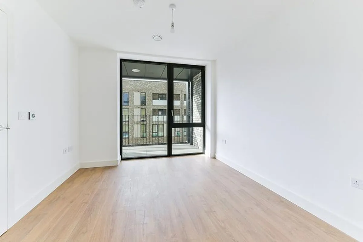 Aberfeldy Square, London, E14, photo 9