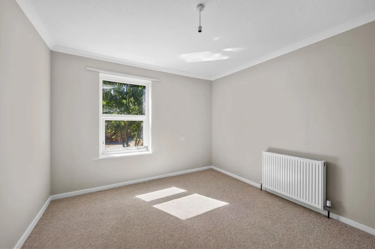 Coniston Close, London, SW20, photo 8
