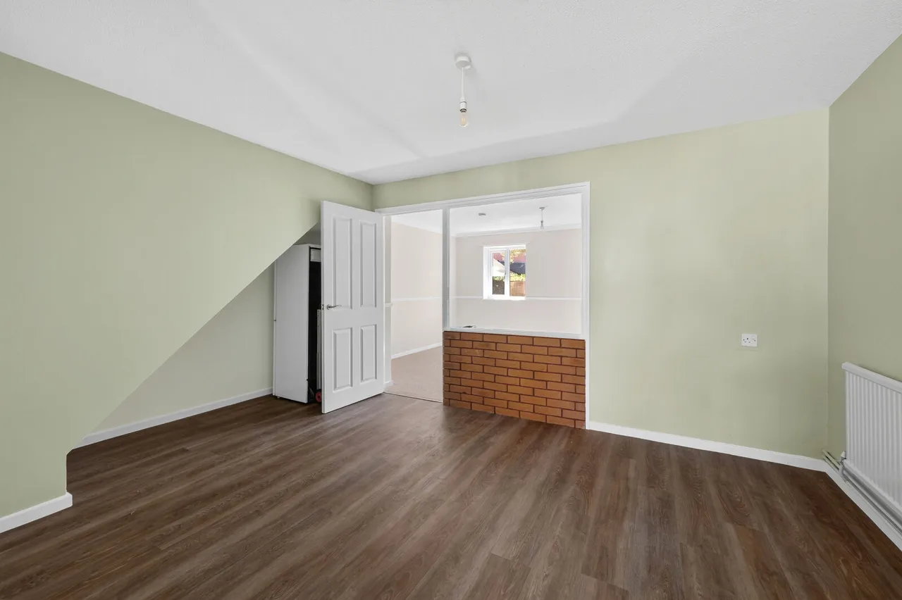 Coniston Close, London, SW20, photo 6