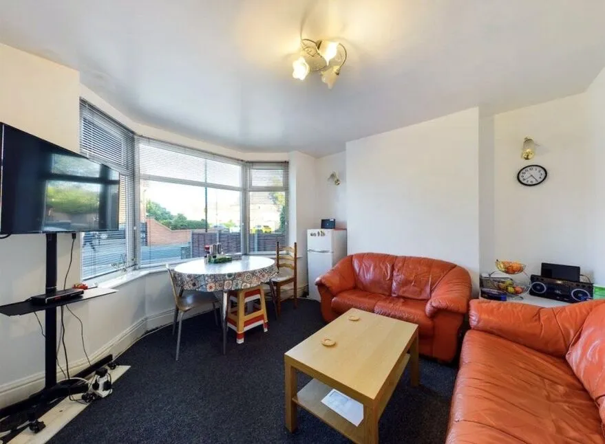Hurst Road, Longford, West Midlands, CV6, photo 4