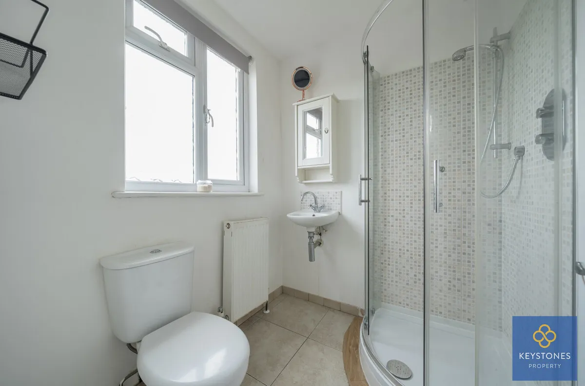 Carter Drive, Romford, Collier Row, RM5 2UT, photo 17