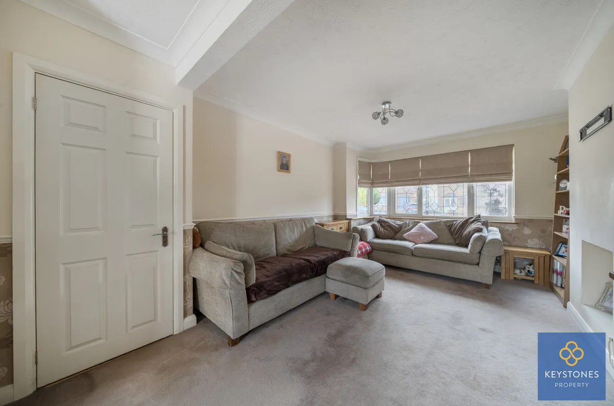 Carter Drive, Romford, Collier Row, RM5 2UT, photo 7