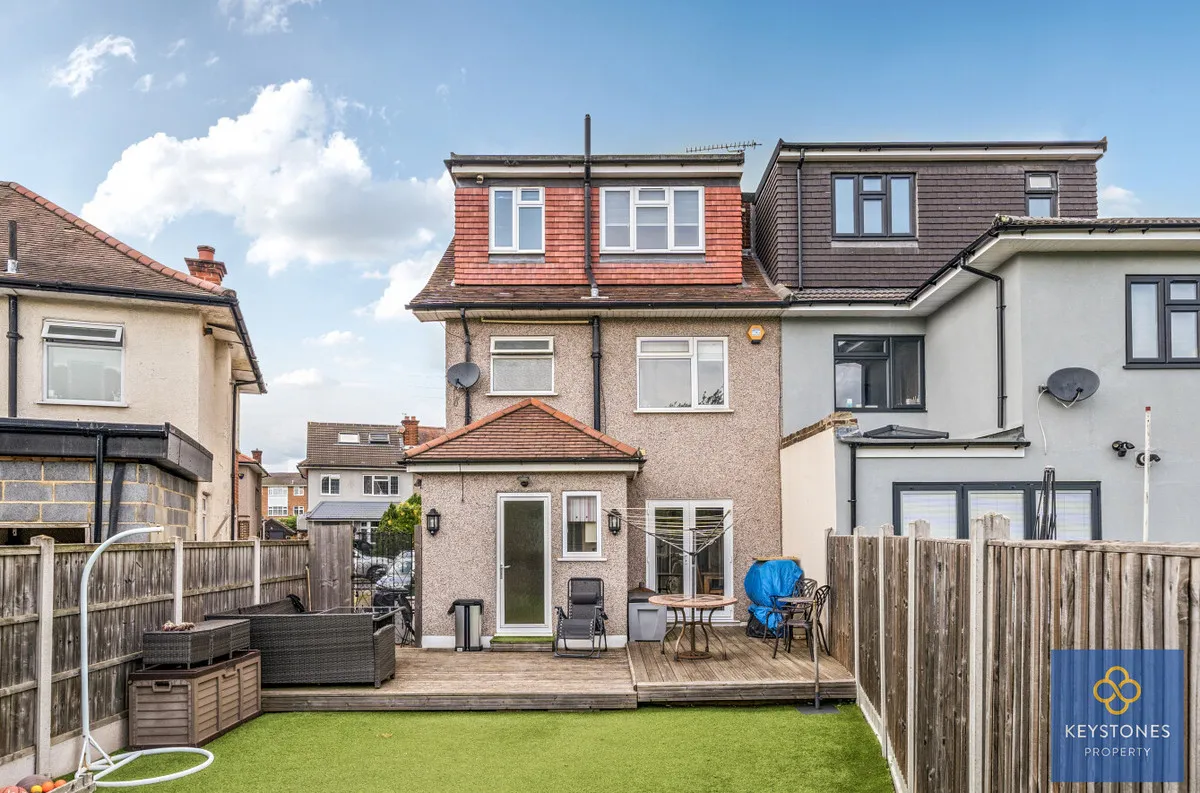 Carter Drive, Romford, Collier Row, RM5 2UT, photo 4