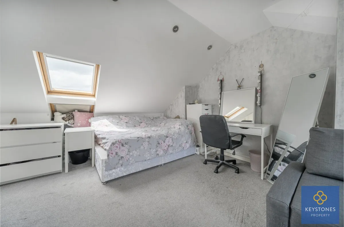 Carter Drive, Romford, Collier Row, RM5 2UT, photo 15