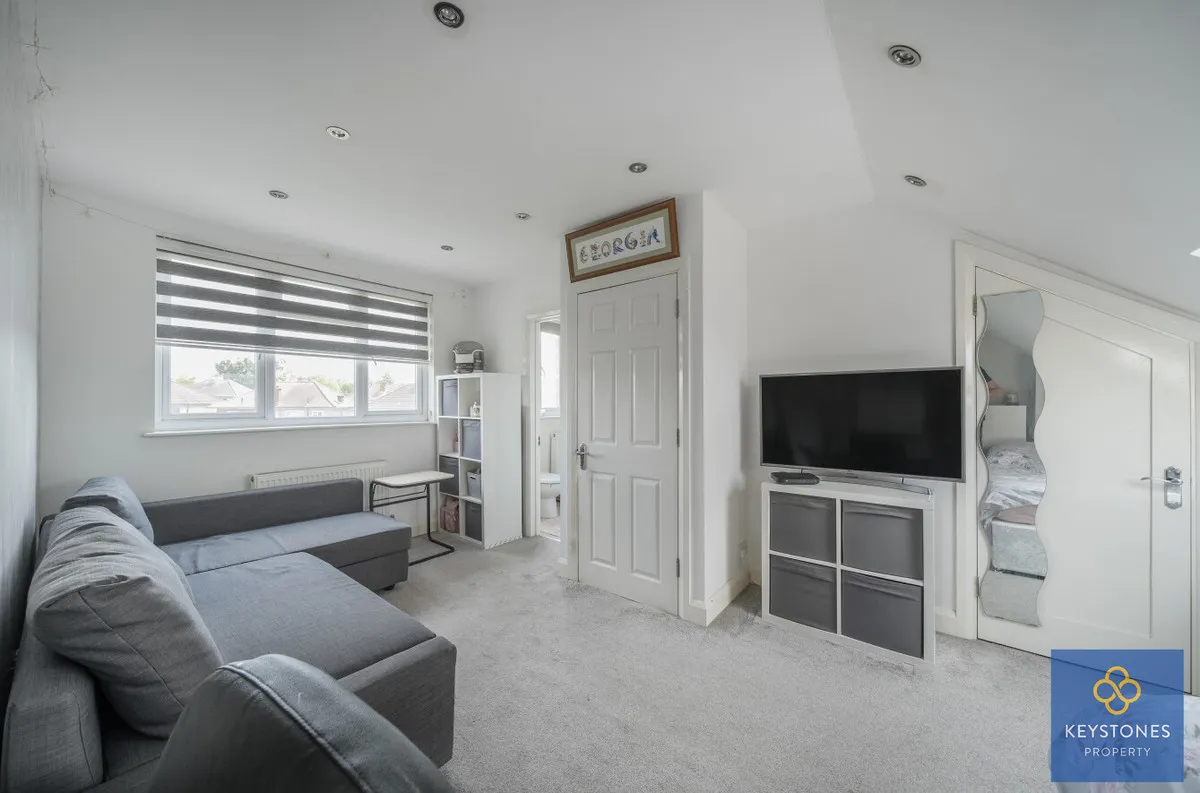 Carter Drive, Romford, Collier Row, RM5 2UT, photo 18