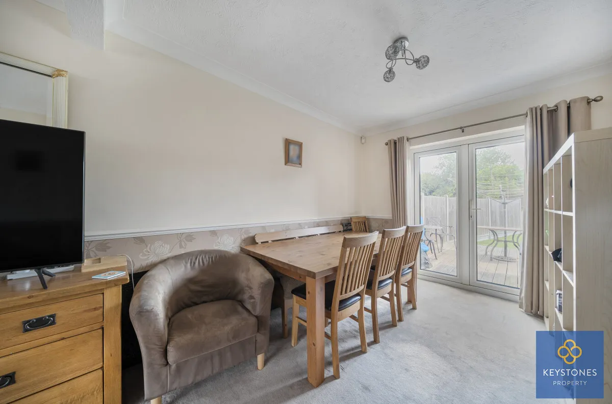 Carter Drive, Romford, Collier Row, RM5 2UT, photo 10