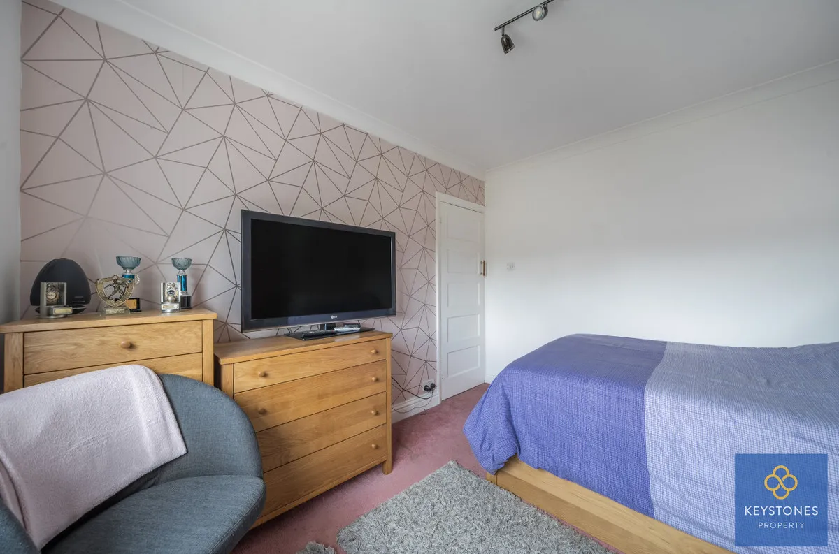 Carter Drive, Romford, Collier Row, RM5 2UT, photo 12